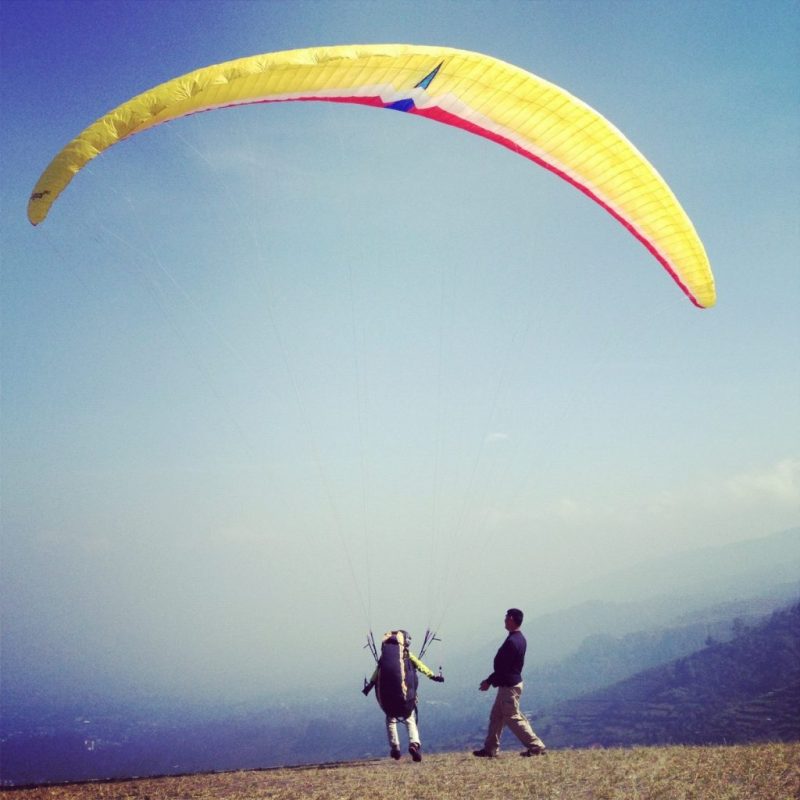 Harga Paket Paralayang di Puncak Murah