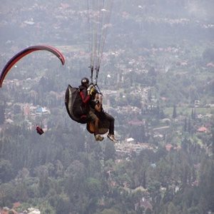 Biaya Paralayang Puncak Murah